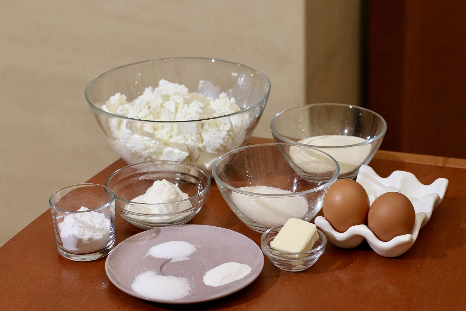 Ингредиенты для творожной запеканки с манкой в мультиварке