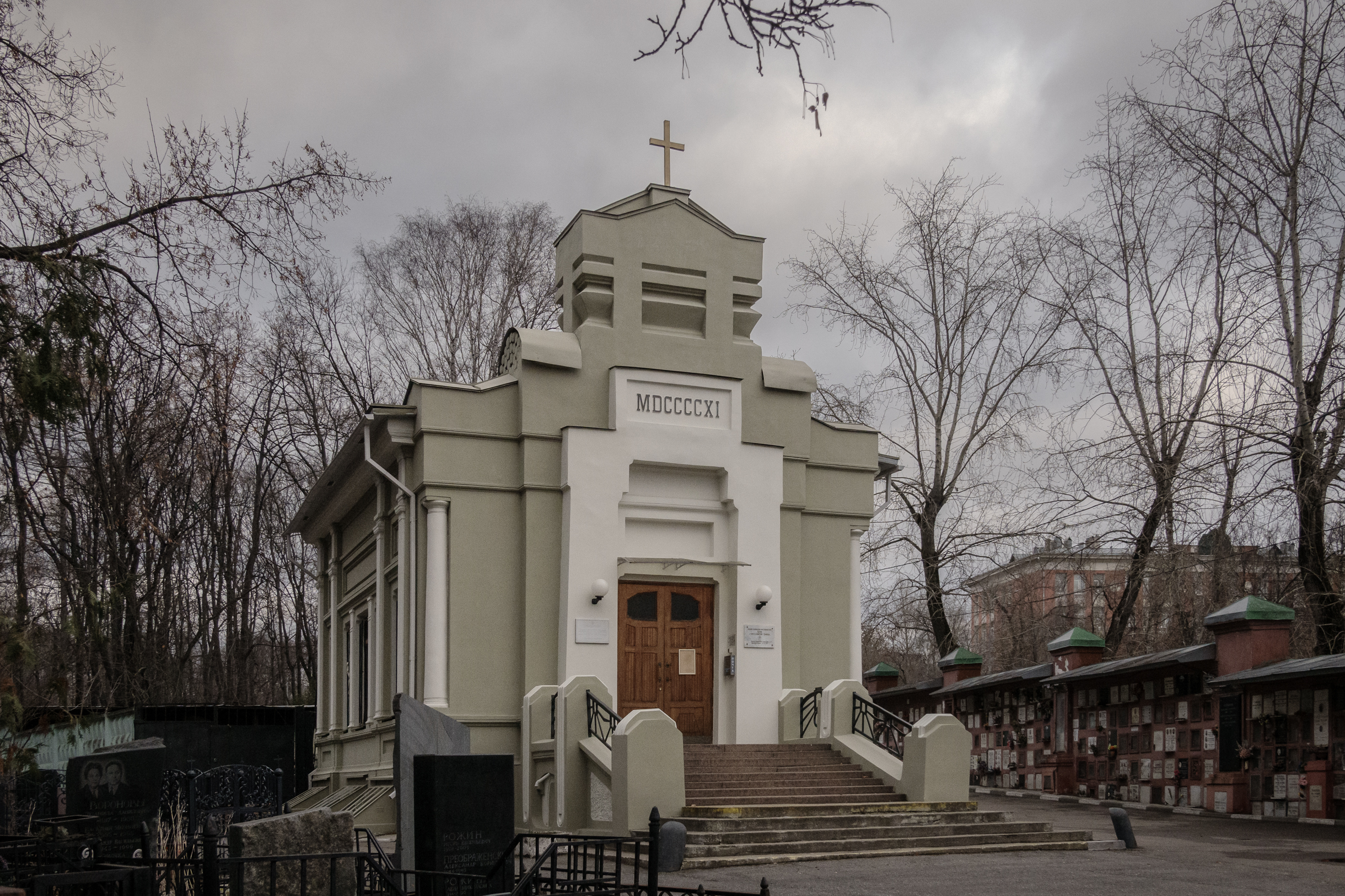 На Введенском кладбище есть и небольшая лютеранская церковь, построенная в 1911 году