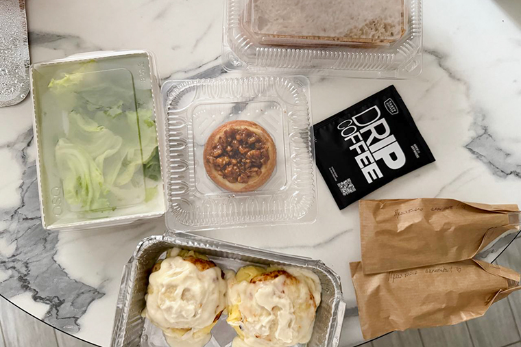 Такой заказ привезли из кафе