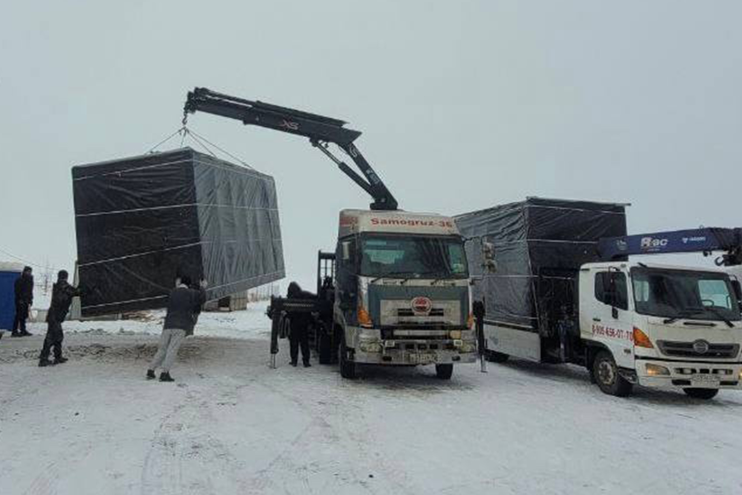 В группе подрядчика во «Вконтакте» есть несколько снимков, раскрывающих технологические особенности строительства модульных домов. Источник: сообщество в vk.com