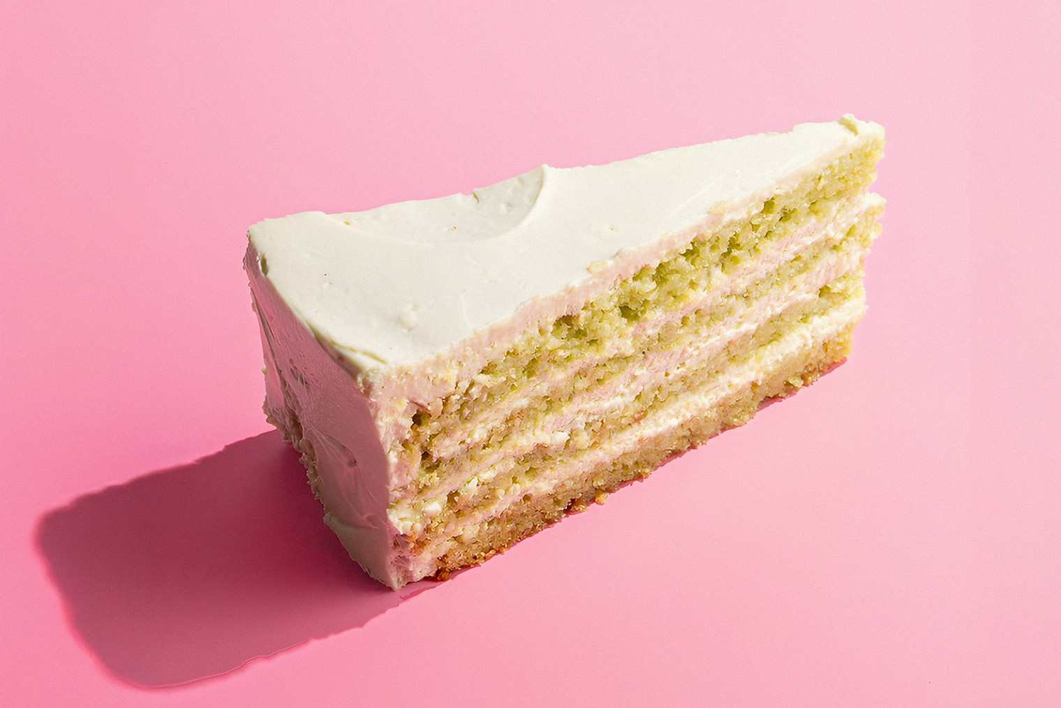 Торт с мятой сразу узнаешь по бледно-зеленому крему. Источник: сообщество в Telegram