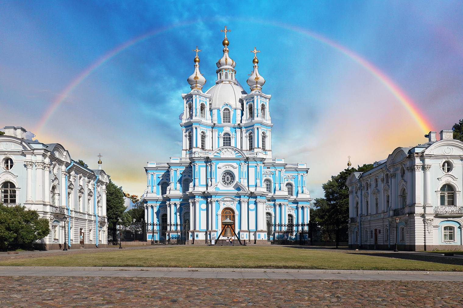 03-churches-petersburg.jpg