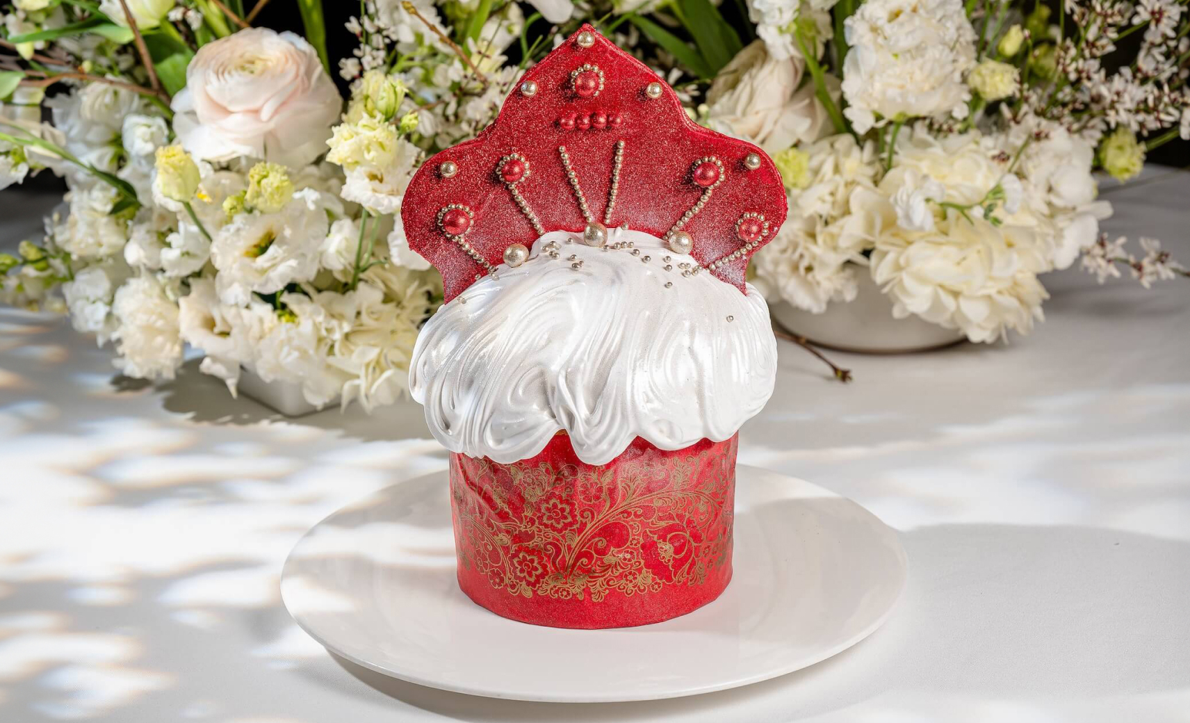 Кулич в кокошнике от Sixty