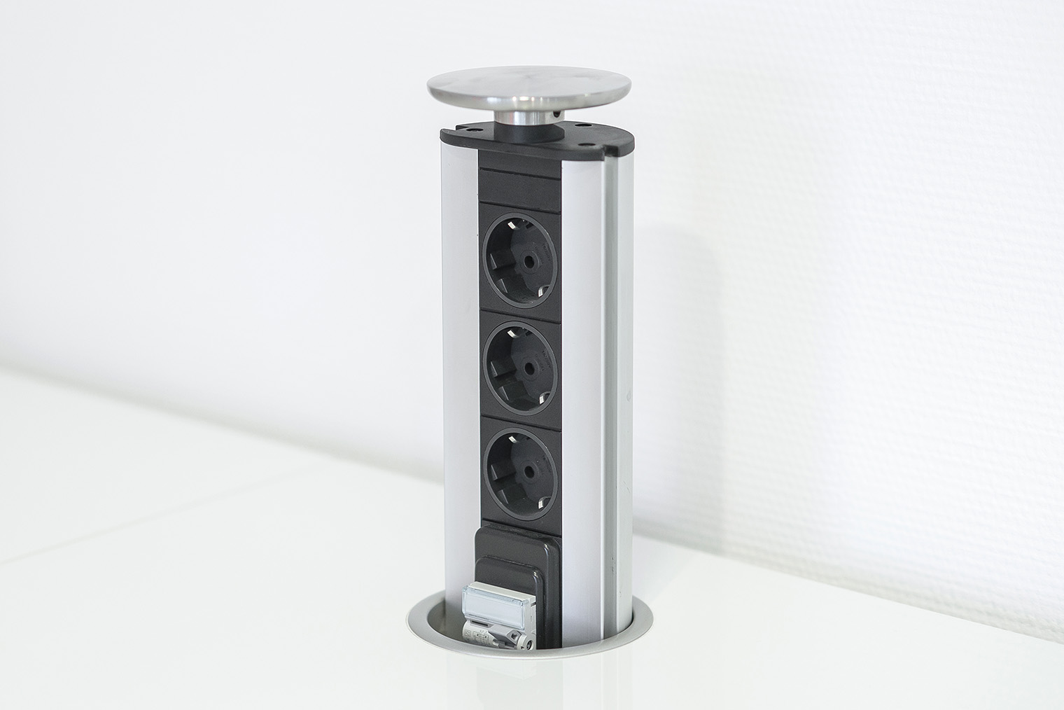 Главный плюс таких розеток — в эстетике. © Gorynvd / Shutterstock / FOTODOM