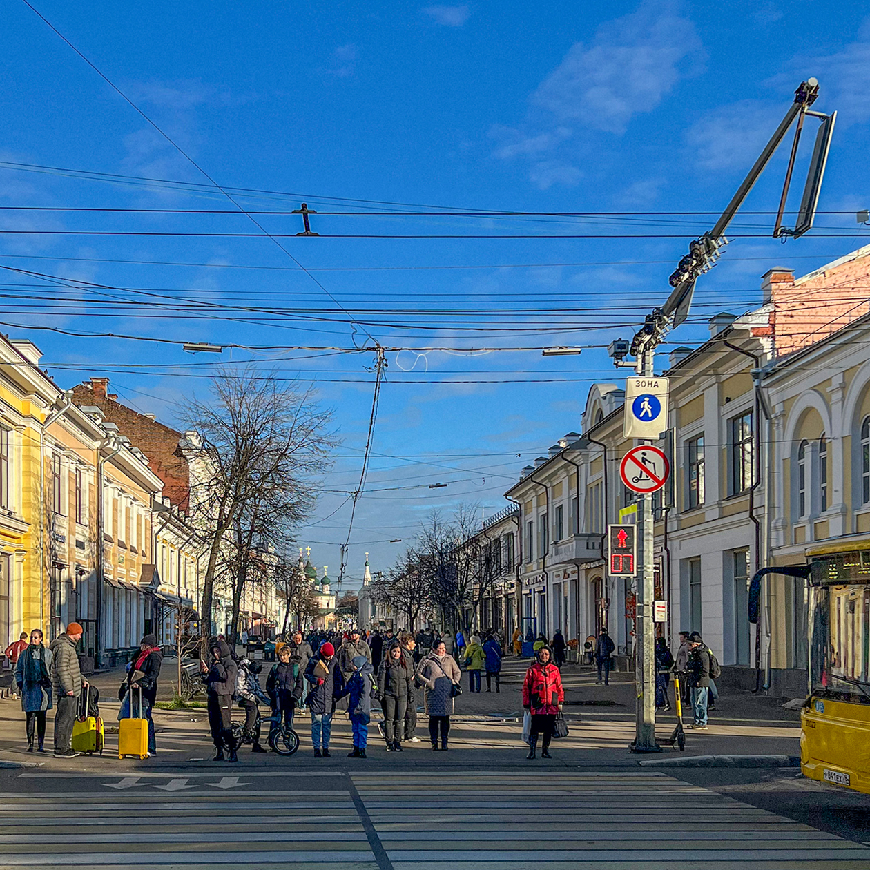 На Кирова всегда много людей