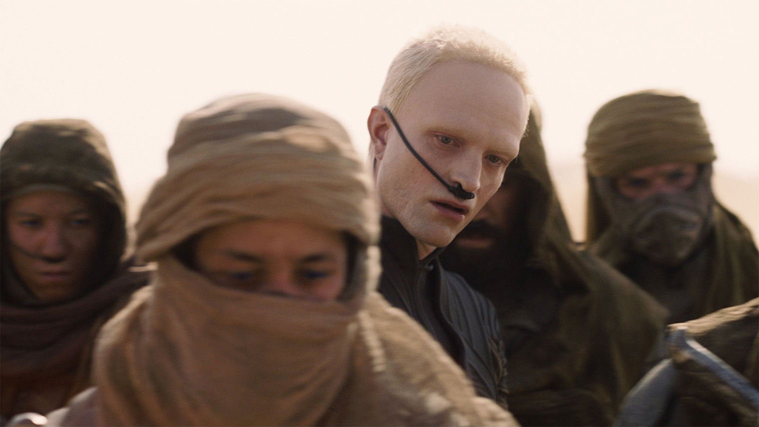 Паттинсон получил роль в «Дюне 3» благодаря Зендее. На съемках фильма «Драма» он поинтересовался у нее, сможет ли сыграть кого-нибудь в «Дюне». Вильнёв взял актера на роль Скайтейла без колебаний