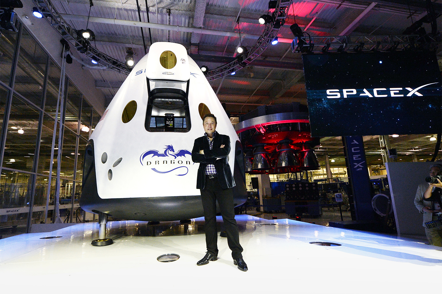 Илон Маск на презентации пилотируемого космического корабля Dragon V2, Калифорния, 2014 год. © Kevork Djansezian / Getty Images