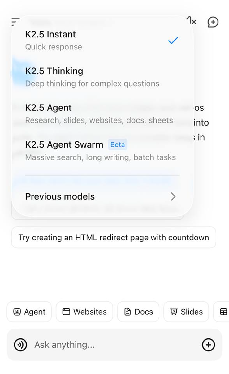 Так выглядит выбор моделей в мобильном приложении. При желании можно переключиться на устаревшие версии Kimi