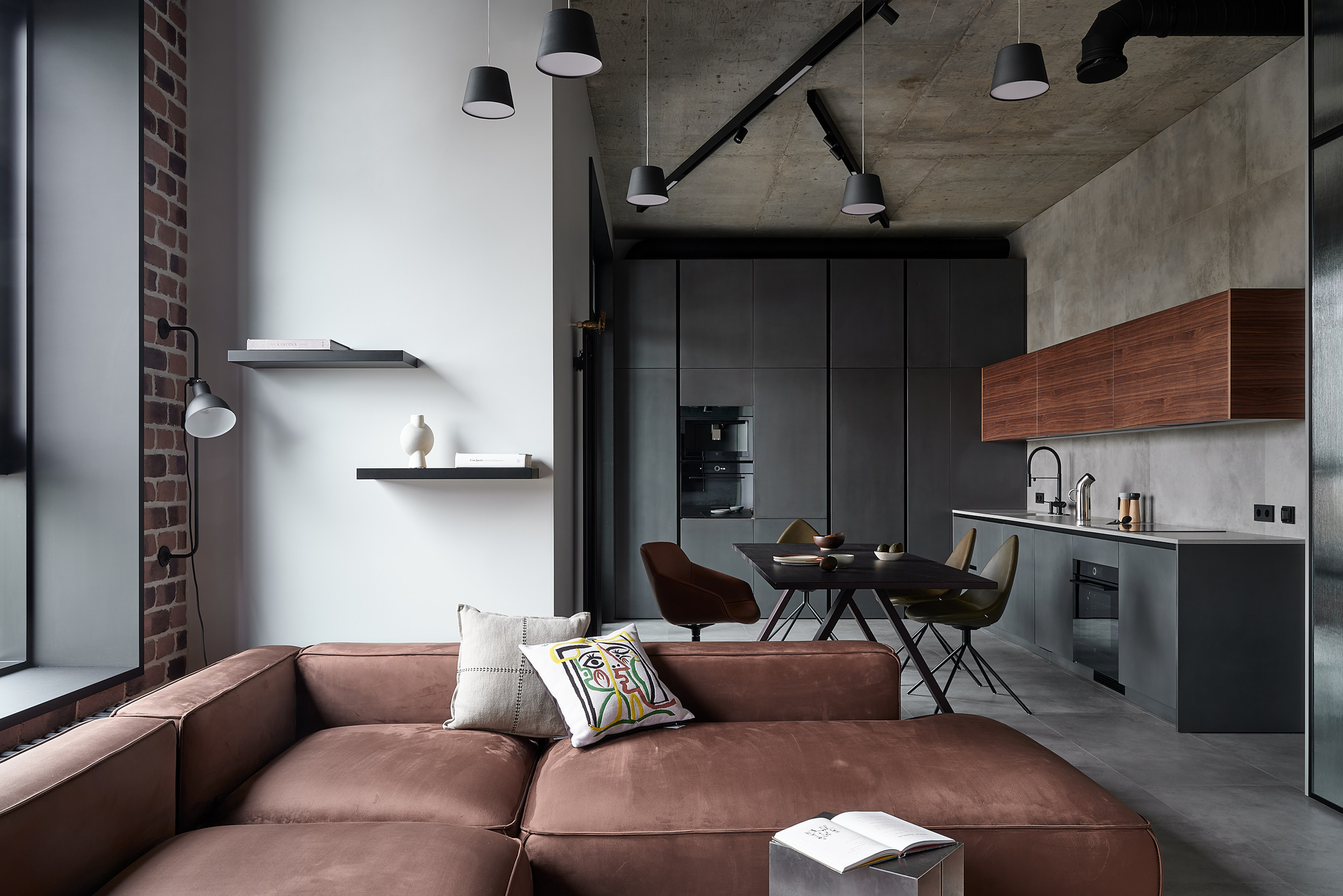 Дизайн интерьера квартиры в стиле лофт в квартире с потолками 320 см. Источник: atischler.ru