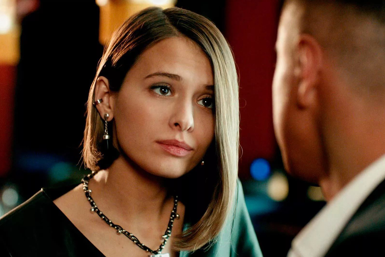 Во втором сезоне к касту присоединяется Любовь Аксенова, снимавшаяся во франшизе «Майор Гром» и «Преступлении и наказании». Она играет Катю