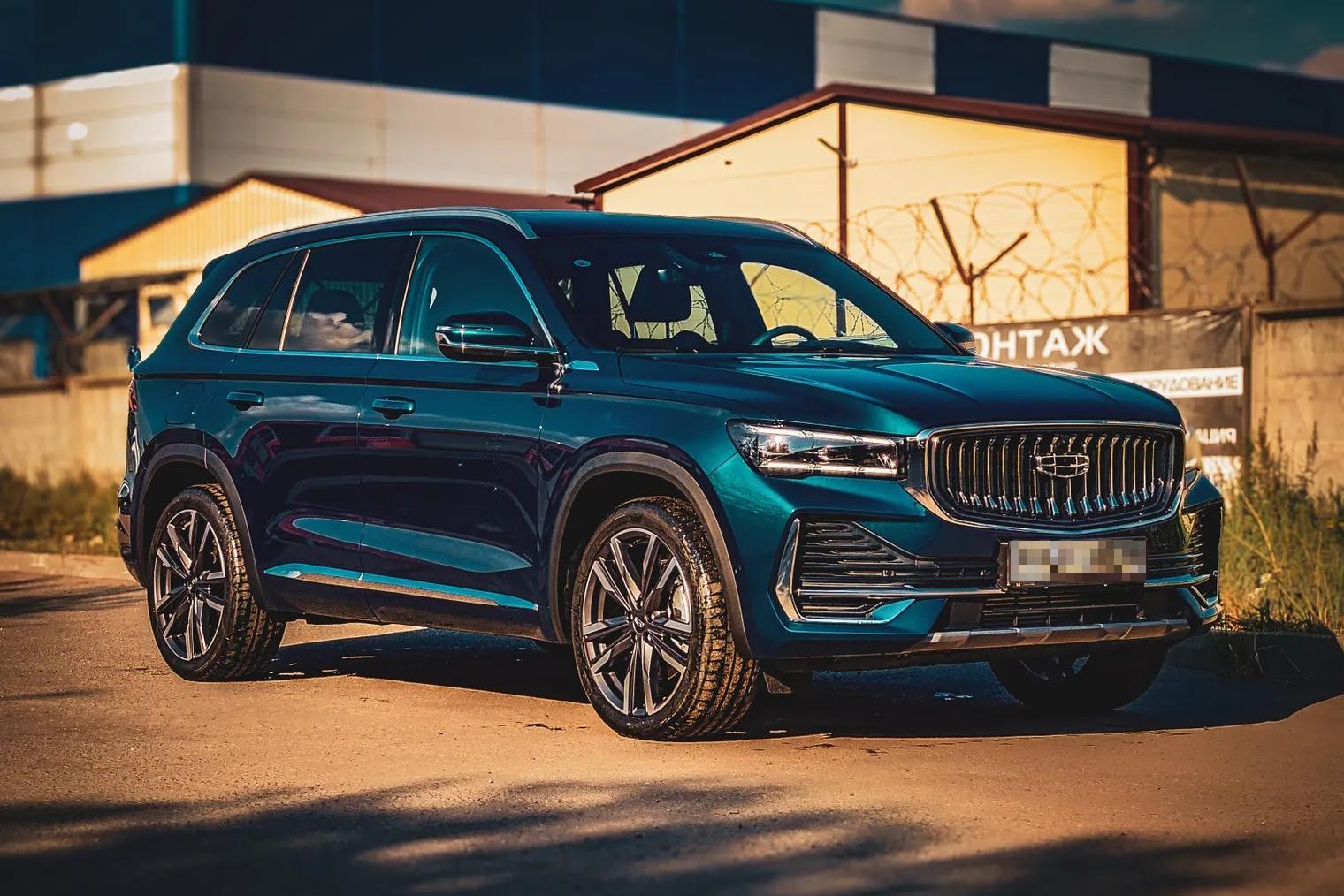 Мою машину в две фазы и покрываю кварцем