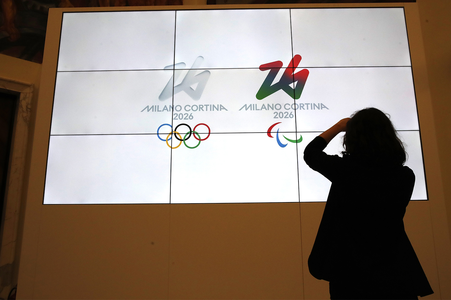 Эмблема Олимпиады. У Паралимпиады тот же силуэт цифры 26, окрашенный в цвета паралимпийского герба — красный, синий и зеленый. © Alessandra Tarantino / AP / ТАСС