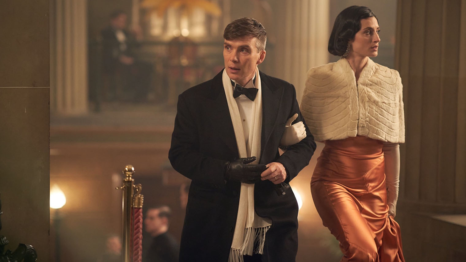 По ходу действия Томас Шелби еще и соблазняет огромное количество женщин