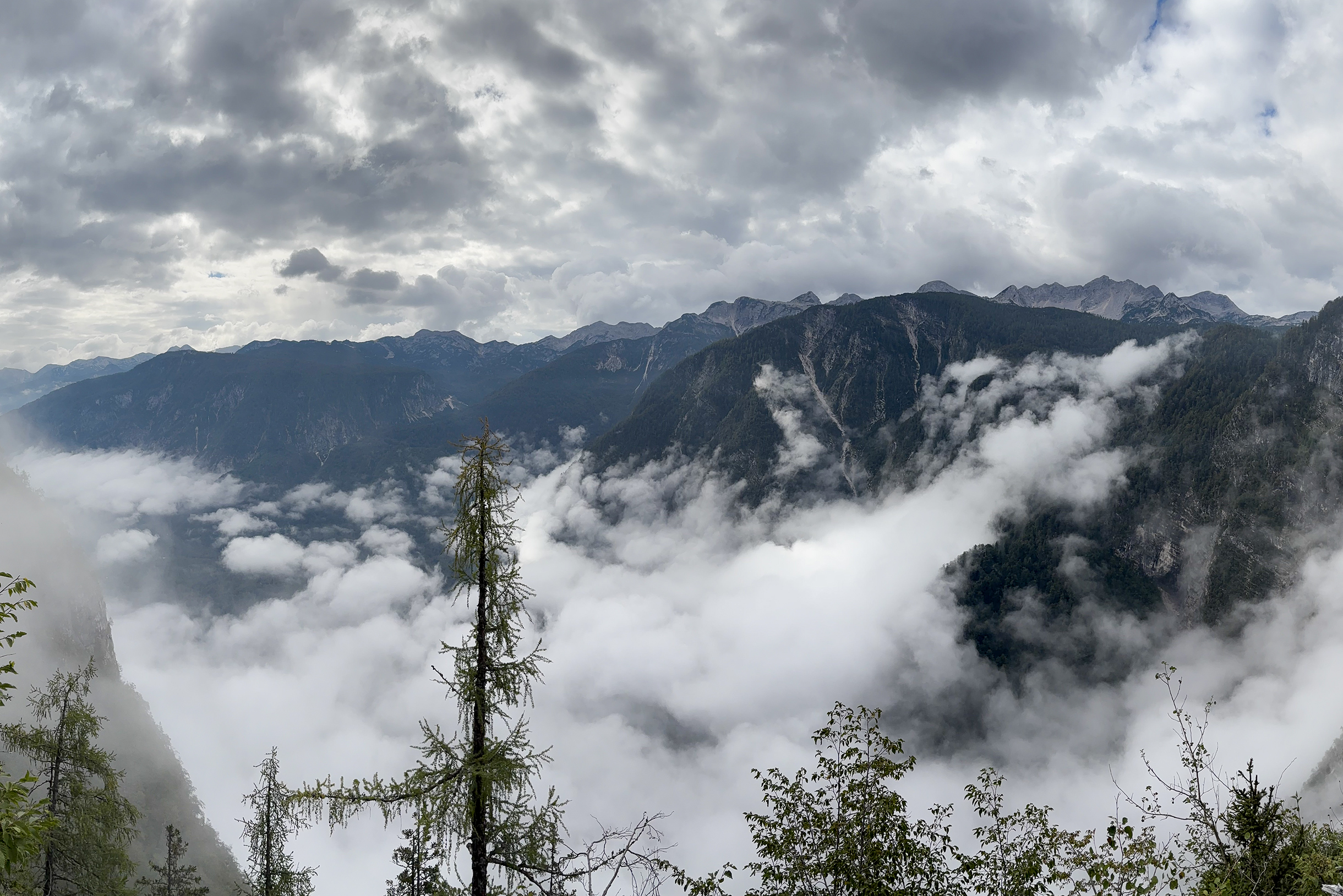 Первый длинный подъем — и мы выше облаков