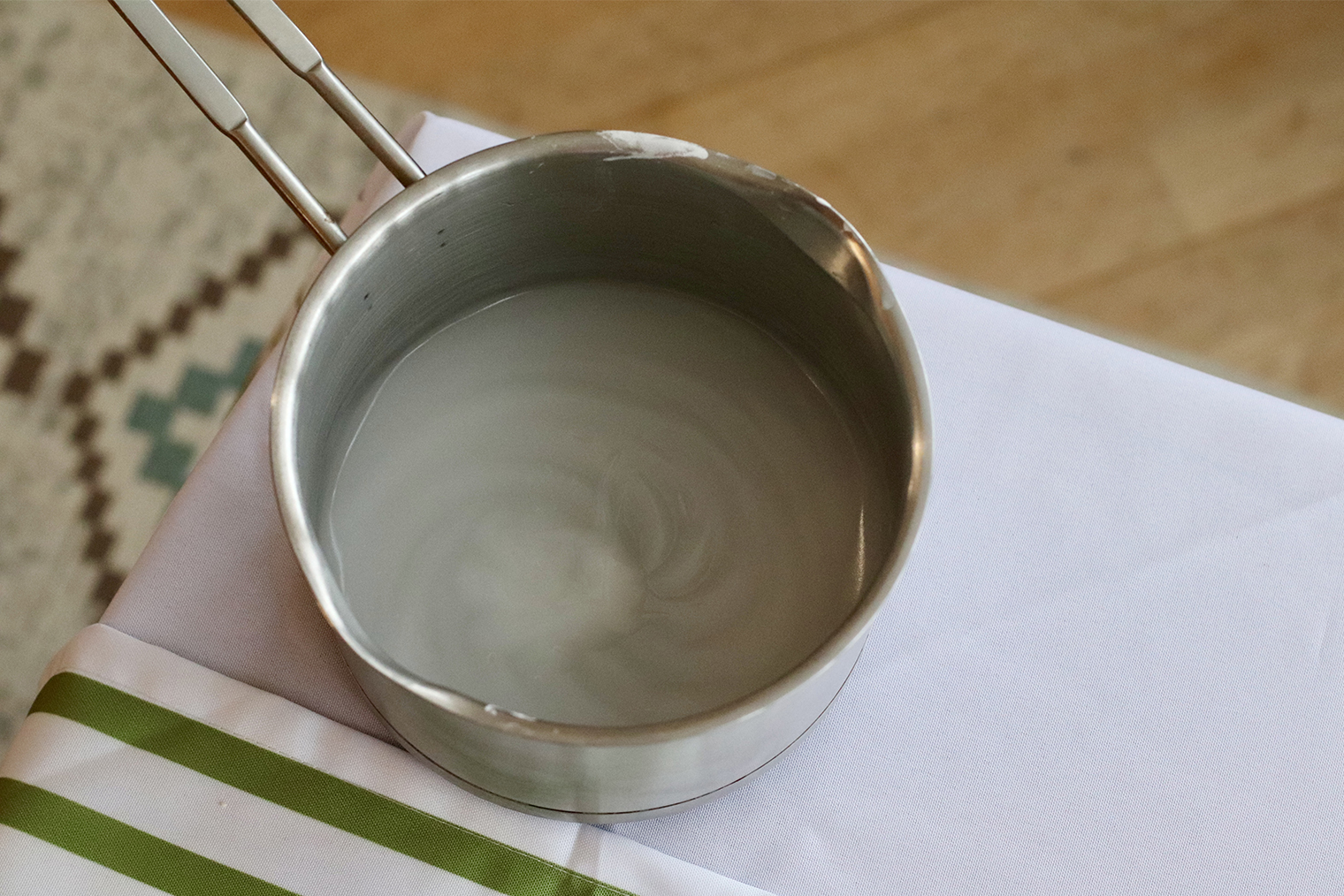 Смесь должна быть такой консистенции, чтобы в ней оставались заметные следы лопатки