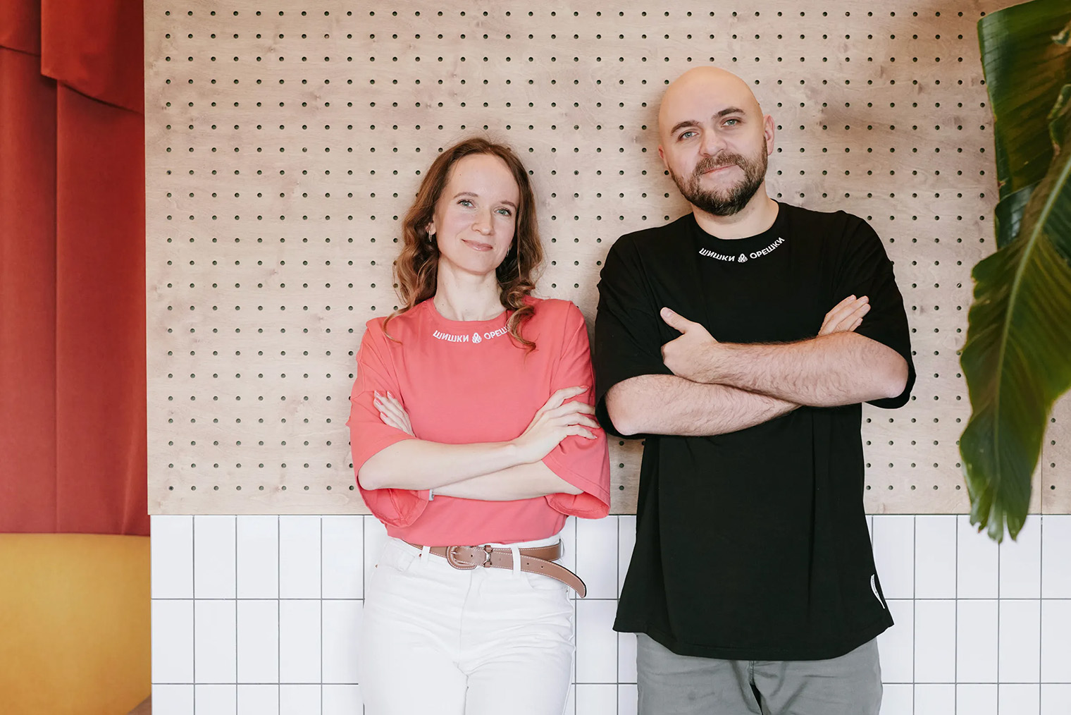 Мария и ее муж Александр Деньжаков в кофейне «Шишки & Орешки». © Аксинья Кузьмина