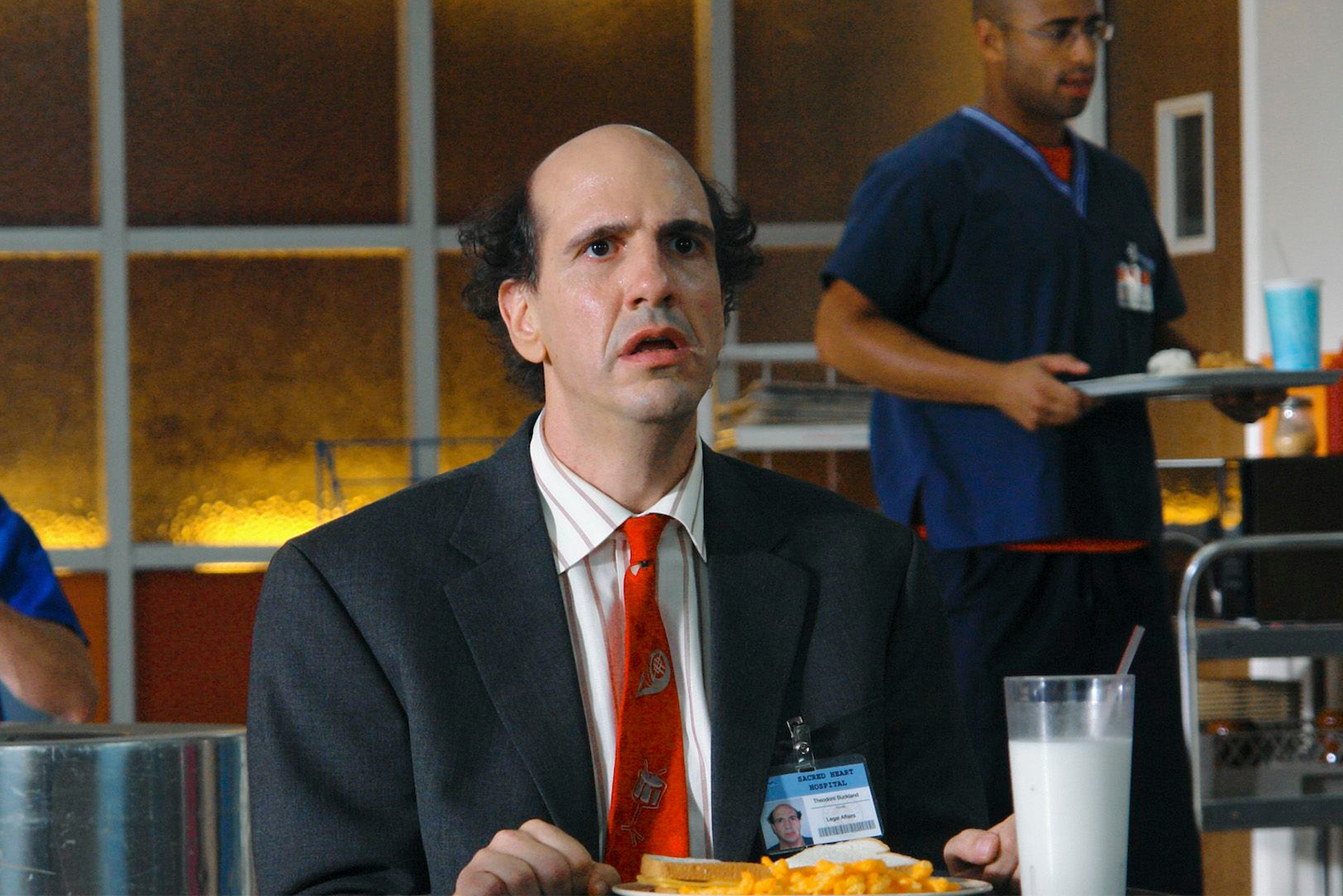 Теда сыграл Сэм Ллойд — племянник знаменитого Кристофера Ллойда и музыкант группы The Blanks. В 2020 году актер умер. © NBC