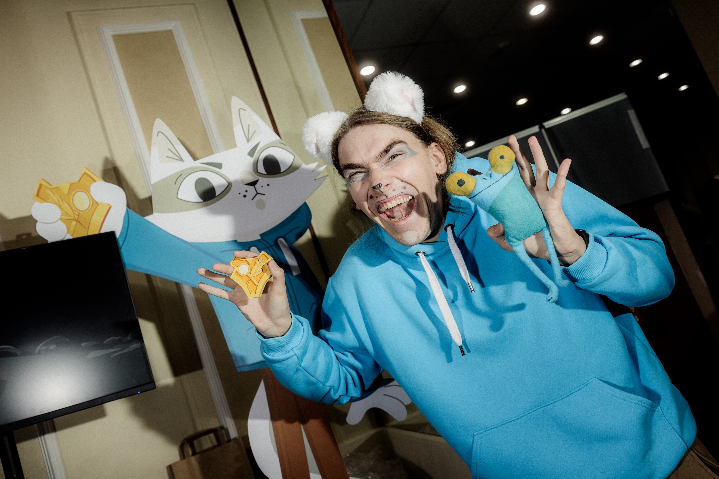 В перерывах между лекциями гости могли прогуляться по стендам разных анимационных студий. Чтобы, например, закосплеить главного героя мультсериала «Барсукот. Очень зверский детектив»