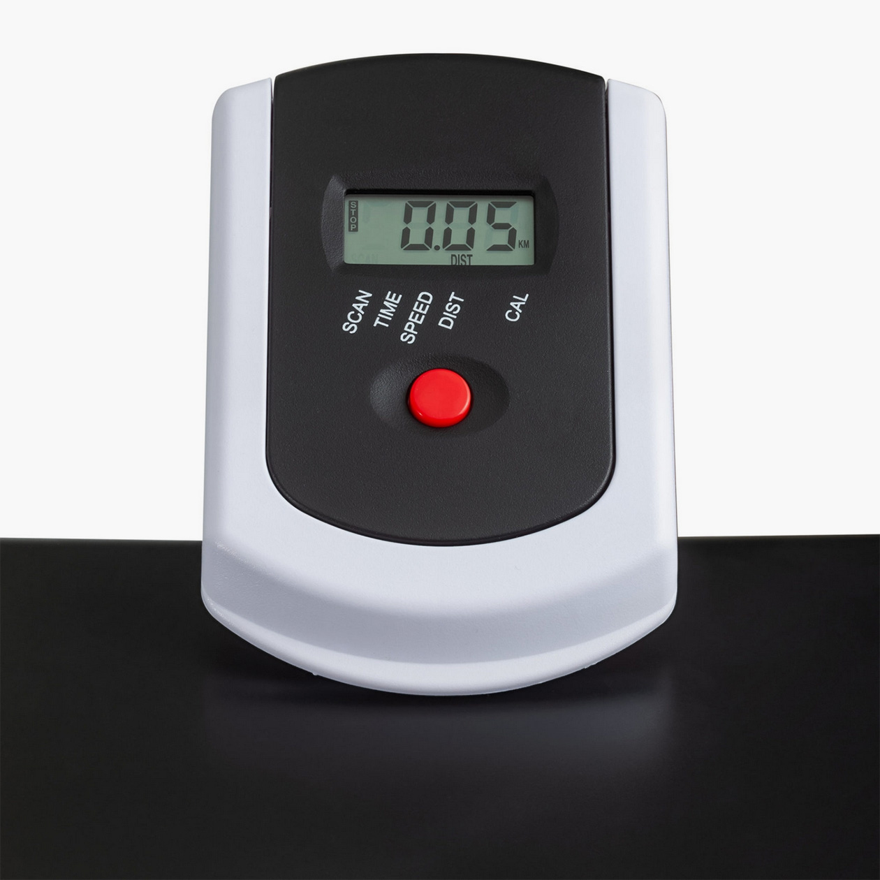 У большинства моделей простой дисплей, который показывает скорость, пройденное расстояние и примерное количество потраченных калорий, он работает от батареек. На фото — все та же VictoryFit NF21