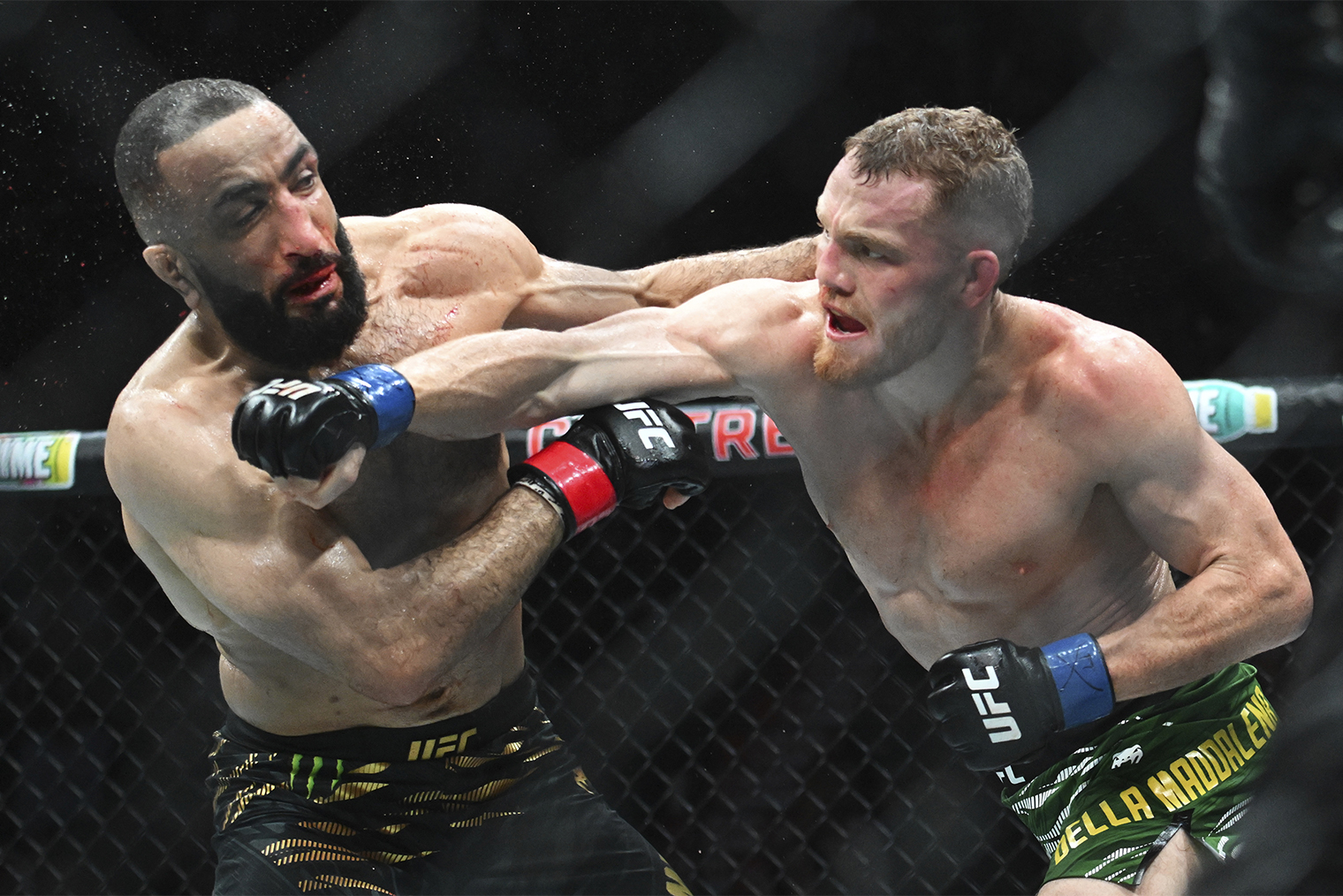 В бою с Мухаммадом Делла Маддалена нанес 53 акцентированных удара в последнем раунде. Фотография: Graham Hughes / AP / ТАСС