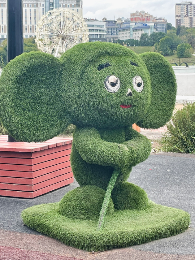 На детской площадке