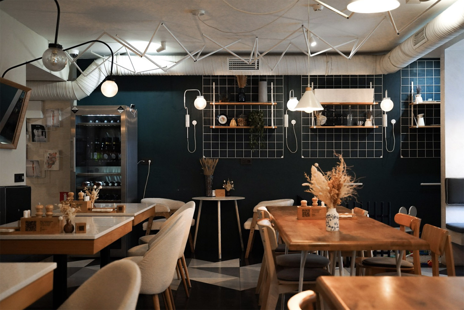 В «Муке» удобно работать за столом. © muka.cafe