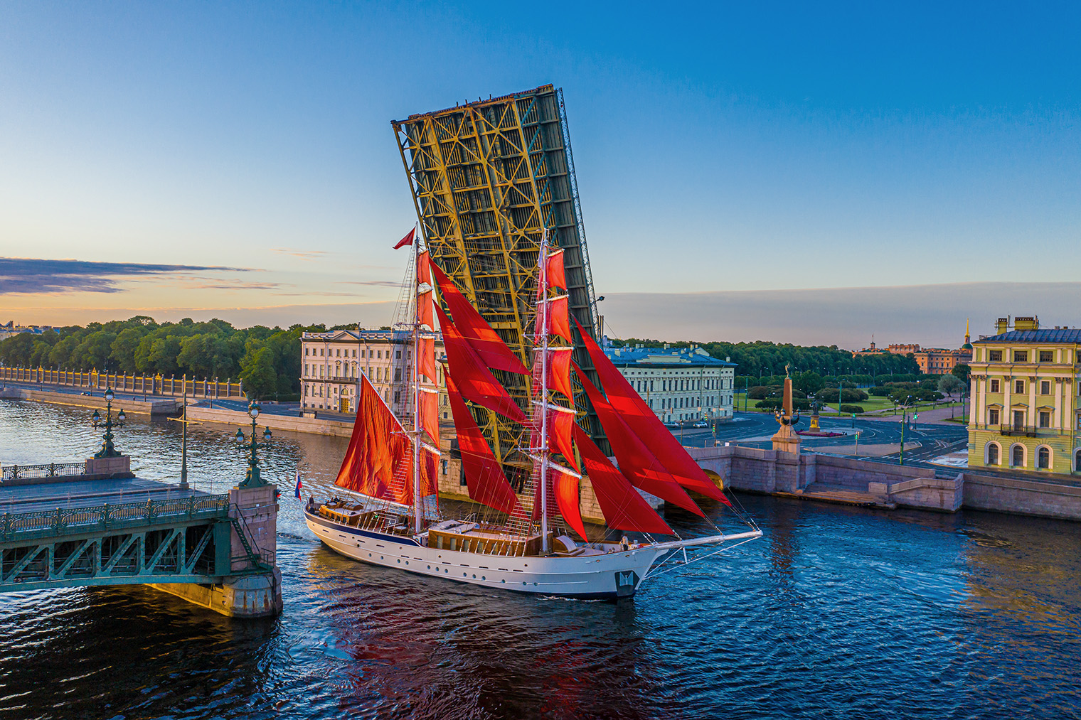Троицкий мост в Санкт-Петербурге фото