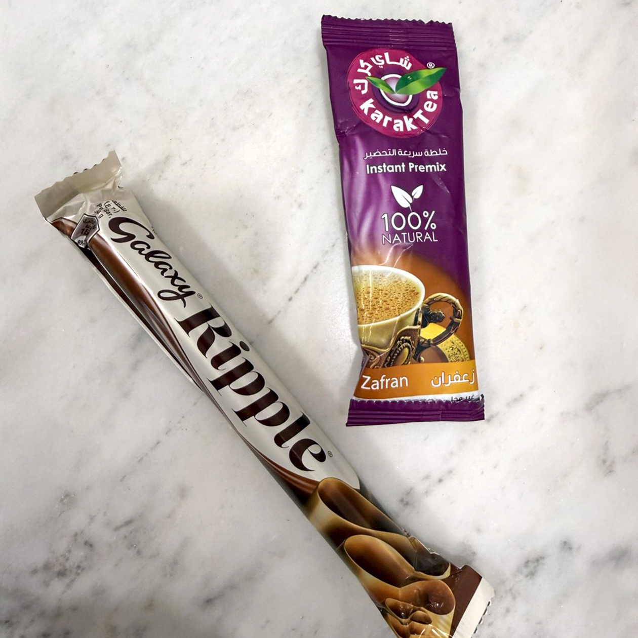 Мой перекус. По вкусу карак как черный чай с молоком, сахаром и кардамоном, растворимый тоже вполне неплох