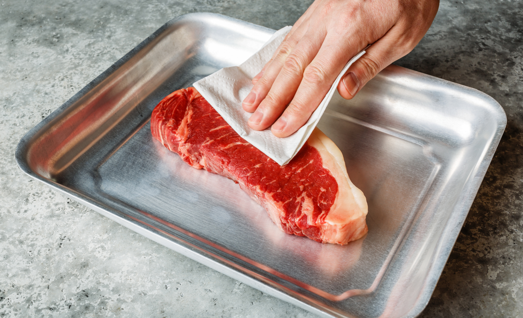 Промакивайте влажные продукты перед жаркой