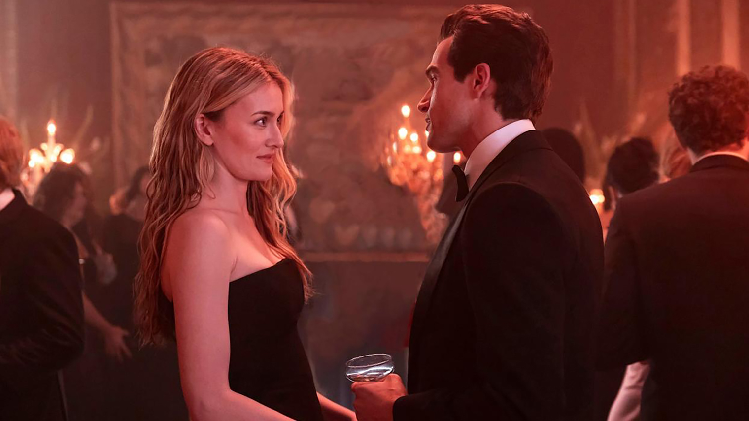 Изначально проект должен был называться «Американская история любви» по аналогии с другими сериалами-антологиями, которые спродюсировал Райан Мерфи. Но позже авторы сменили название