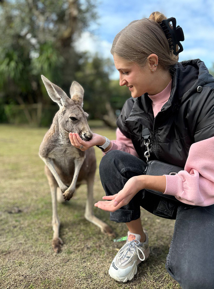 Первый раз встретилась с кенгуру