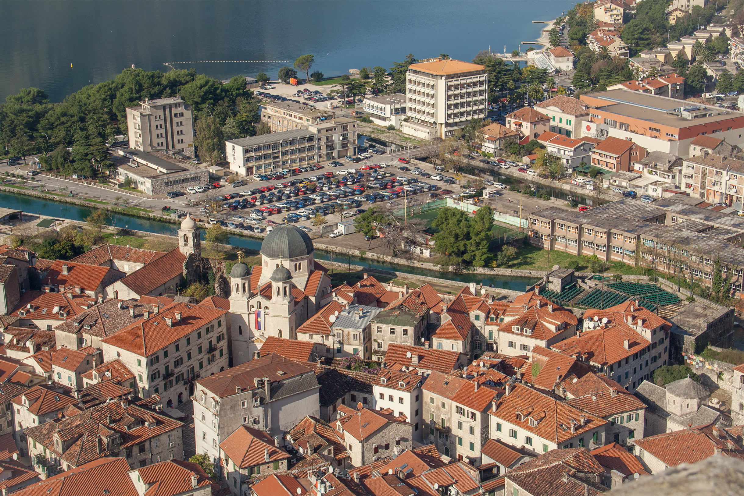 Река Шкурда служит границей Старого и Нового города