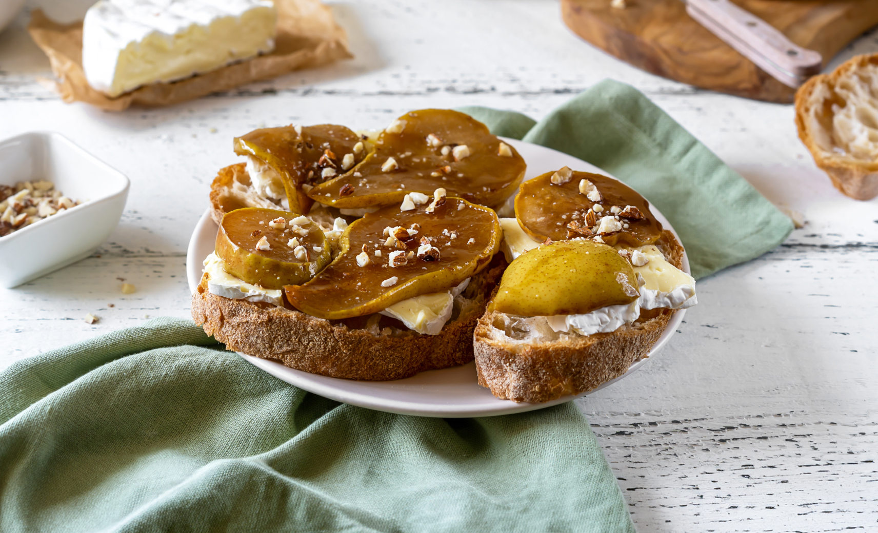 Груша и камамбер