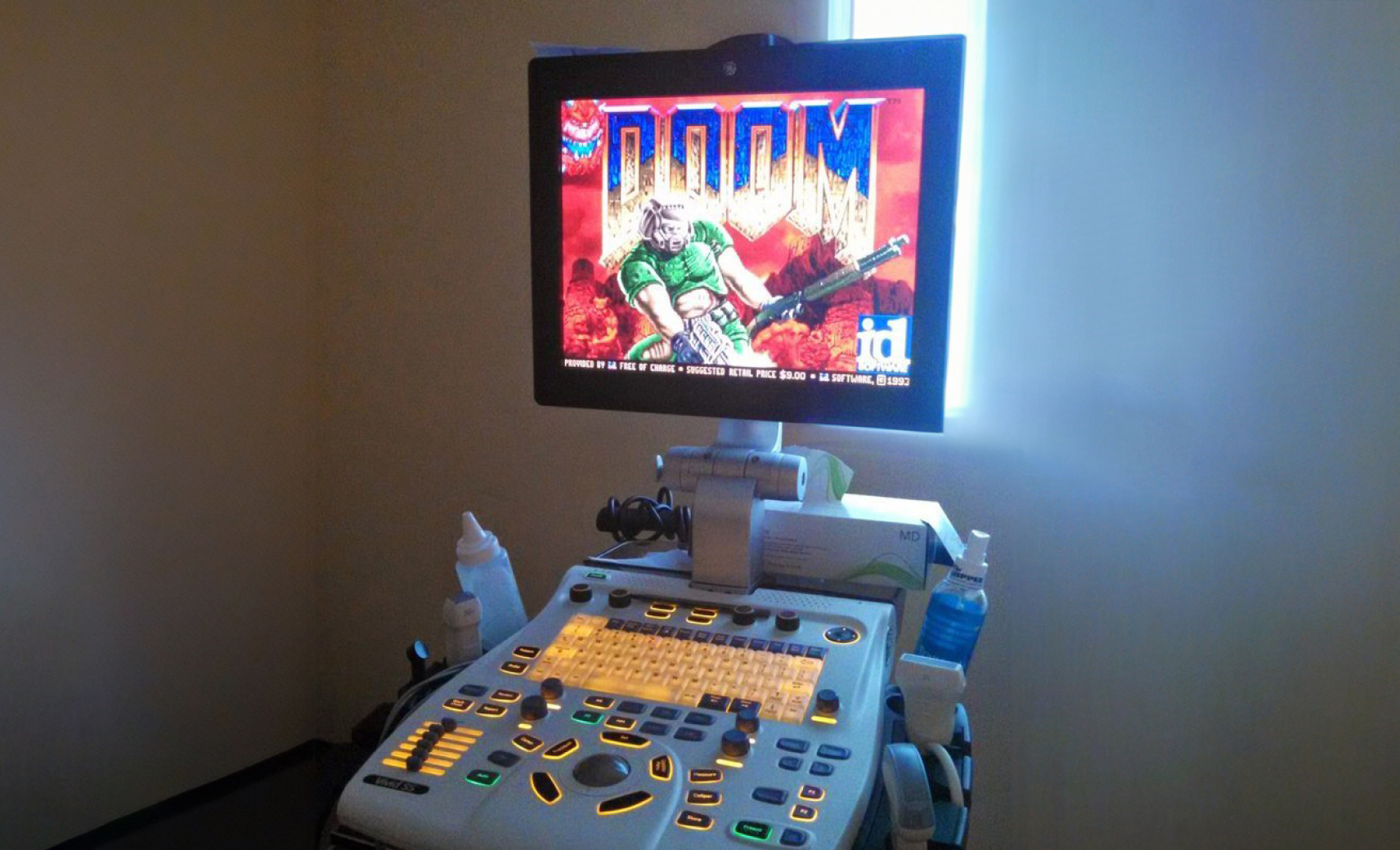 Doom на Аппарате для УЗИ