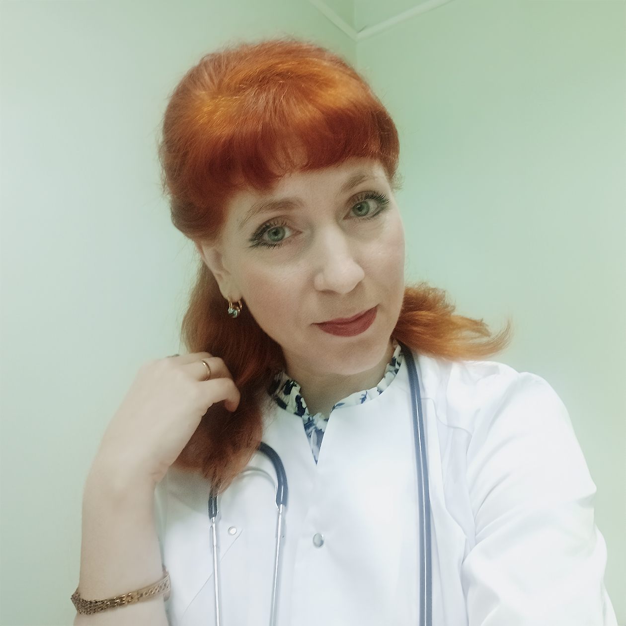 Работа в поликлинике помогает мне развиваться в профессии