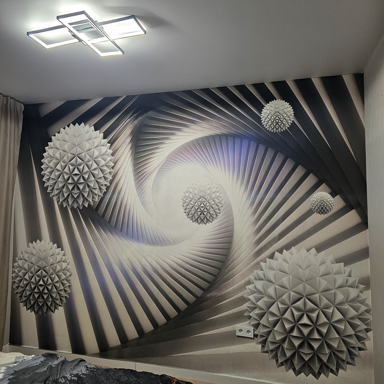 Поклеил такие фотообои на одну стену