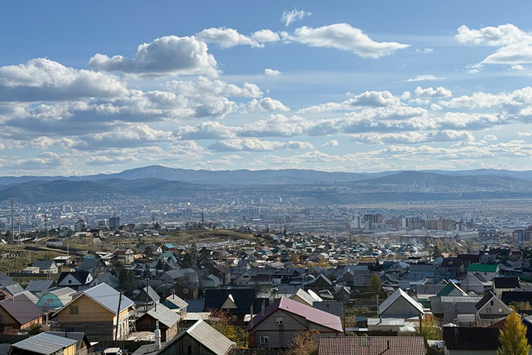 Вид на город из дацана