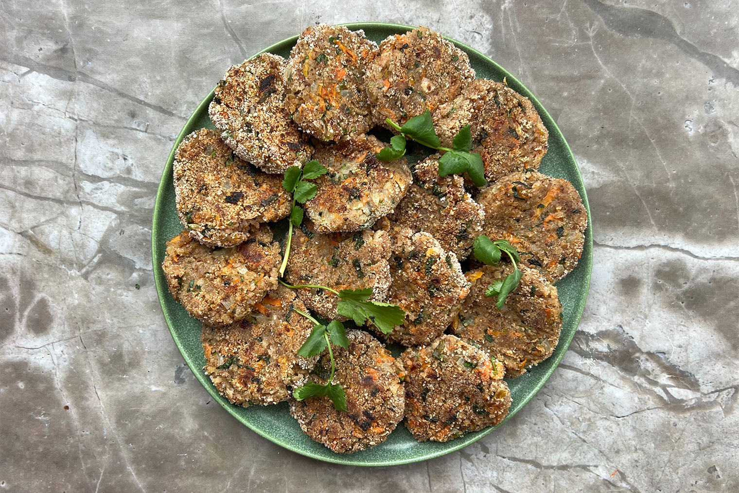 Готовые гречневые котлеты