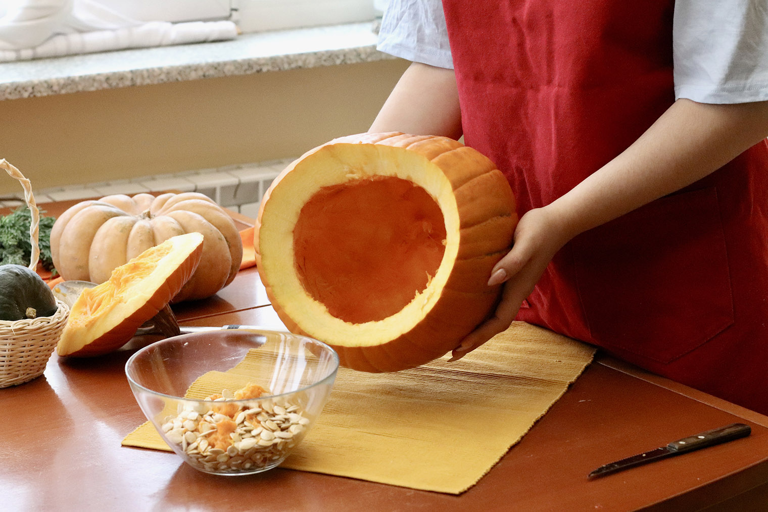 Вот что получилось. Не забудьте удалить косточки и с крышки