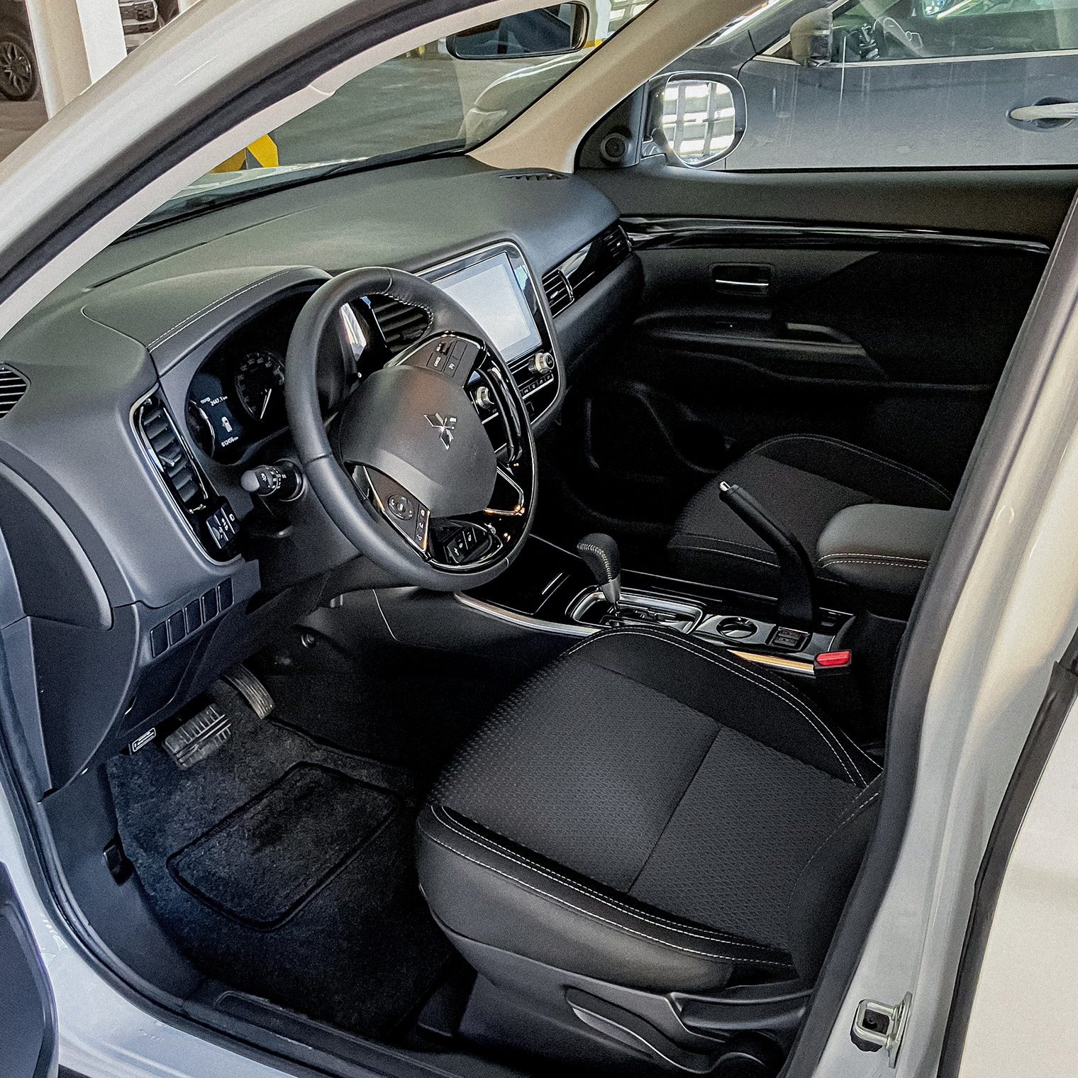 Интерьер с нештатными ворсовыми ковриками