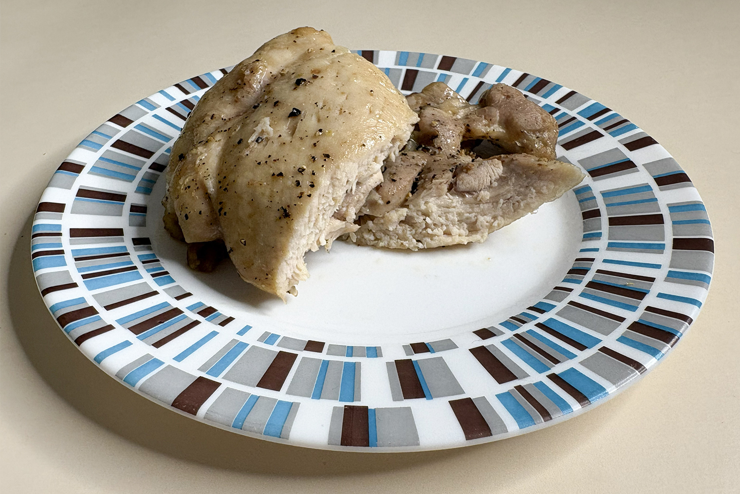 Курица на нижнем уровне духовки