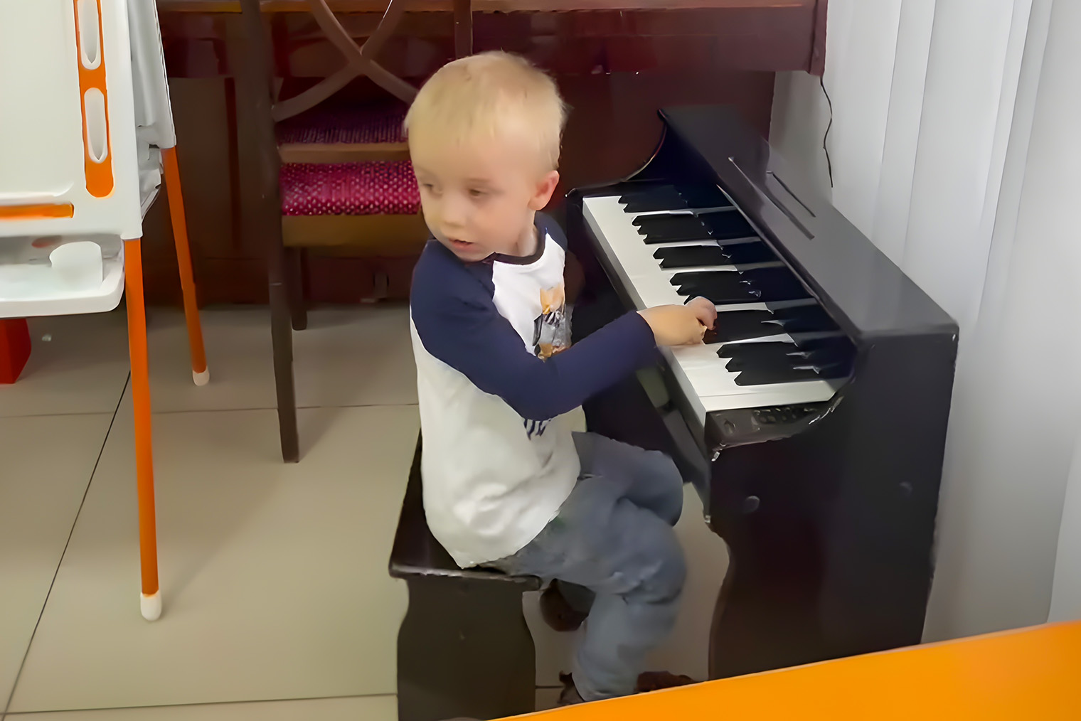В эстетическом центре сыну особенно нравятся уроки фортепиано