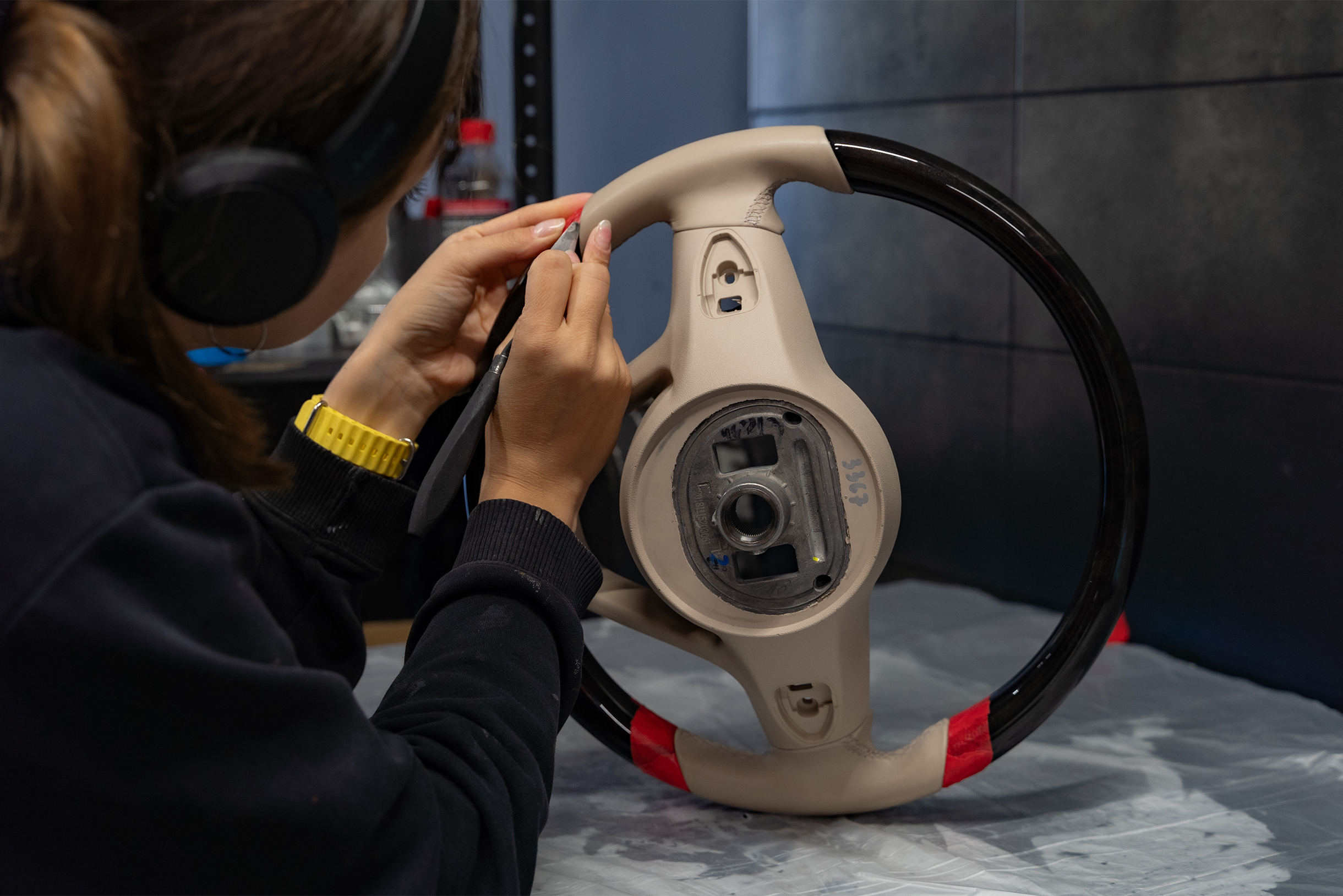 Через три года всем им придется красить рули и сиденья