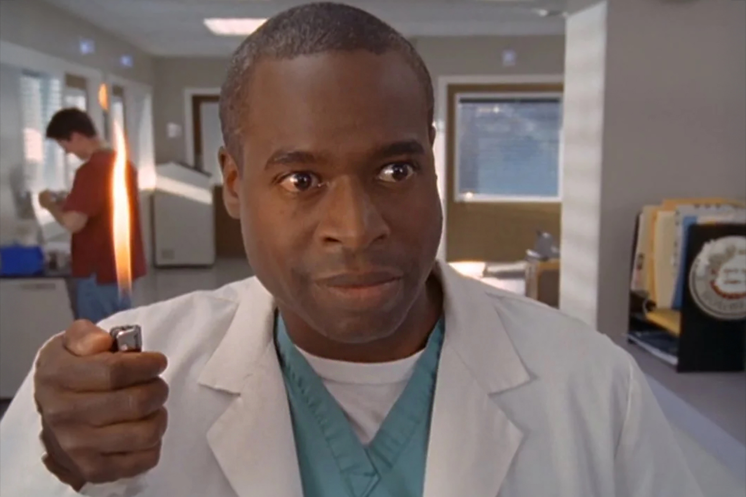 Из неожиданного: в десятом сезоне в клинику возвращается доктор Хуч. Это совершенно невменяемый медик, который прославился по большей части за счет своих проблем с ментальным здоровьем