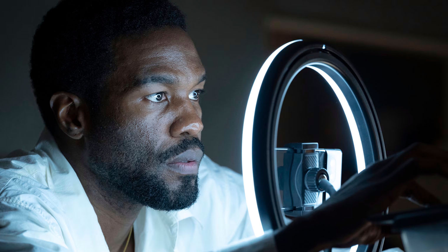 В этом сериале озвучили новое правило киновселенной Marvel: обладателям суперсил запрещено сниматься в кино. © Disney+