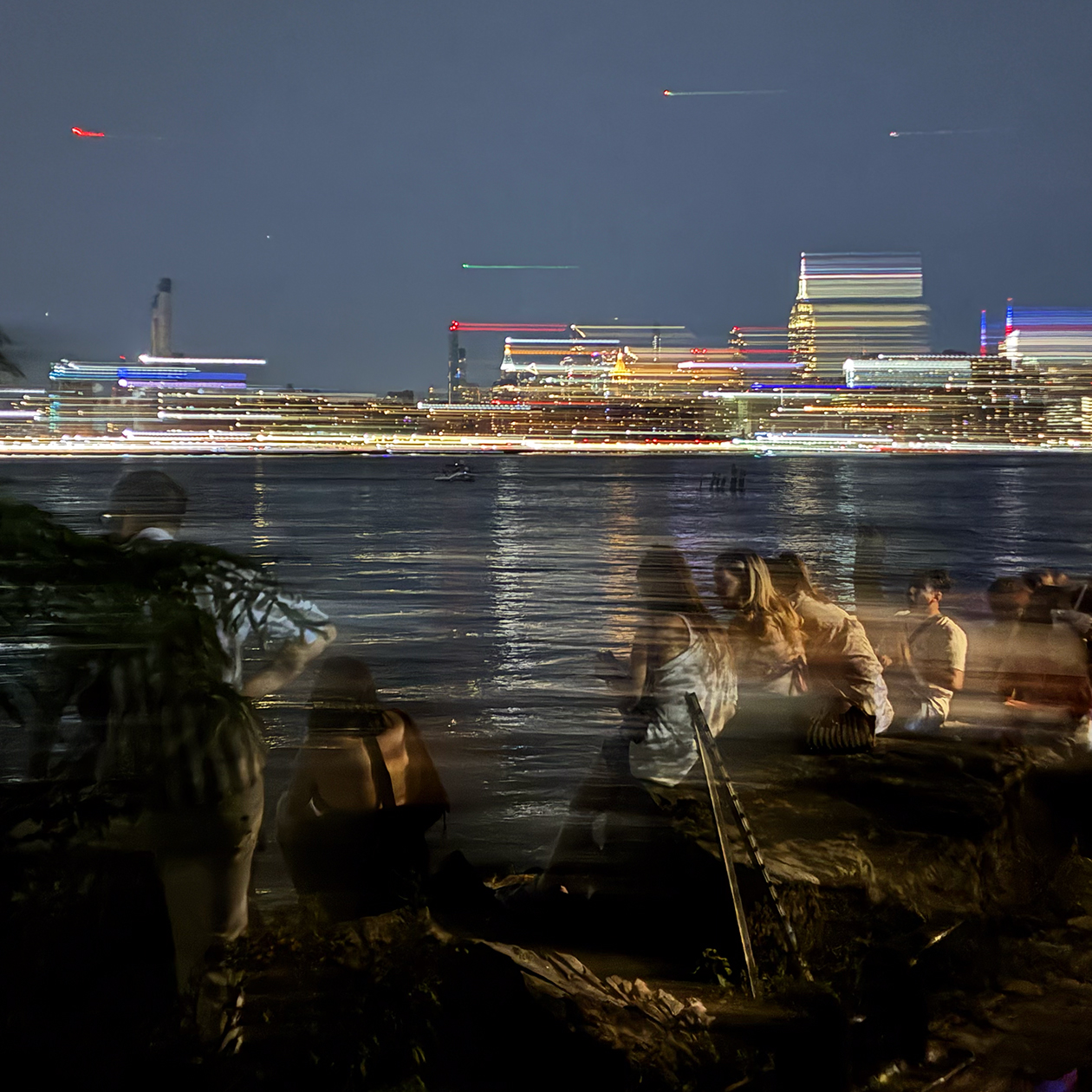 Помню, мы эту же тему обсуждали с друзьями, когда они приехали в Нью-Йорк в начале лета