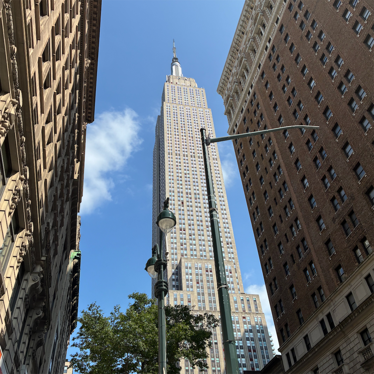 Сегодня пасмурно — лучше покажу, как Эмпайр-стейт выглядит при солнечном свете