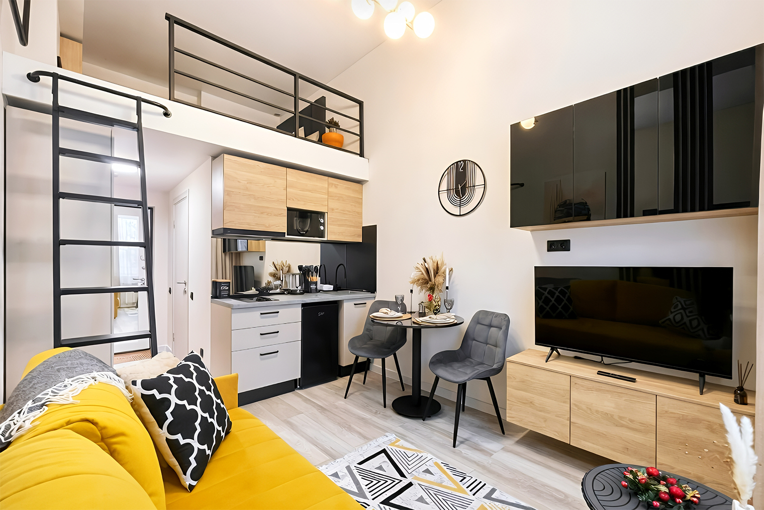 Съемное жилье — способ пожить в непривычных для вас условиях: например, с кроватью на втором уровне квартиры. © travel.yandex.ru