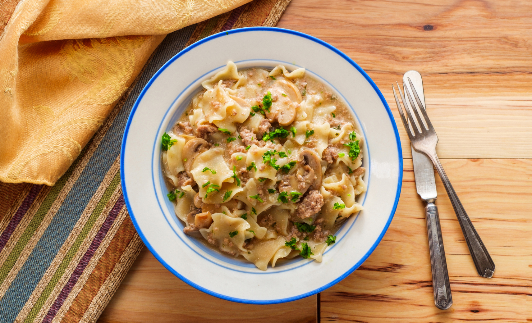 В сметанном соусе