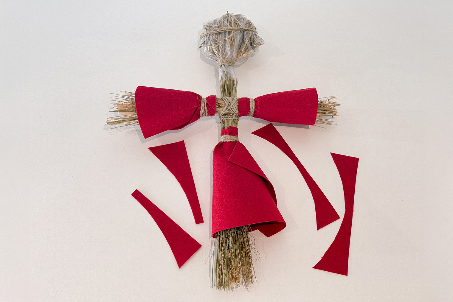 Фетр для рукавов я немного подрезал